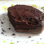 Simple chocolate cake // www.nidhirecipes.com